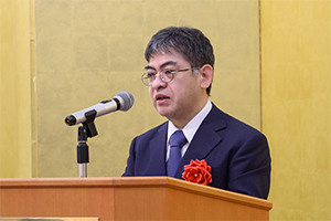 所感を発表する受賞者